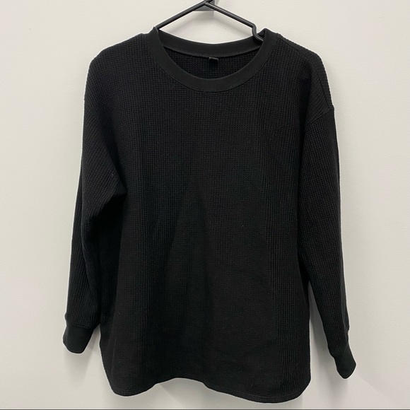 UNIQLO LONG BLACK SLEEVE SWEATER/ PULL OVER - Picture 1 of 7